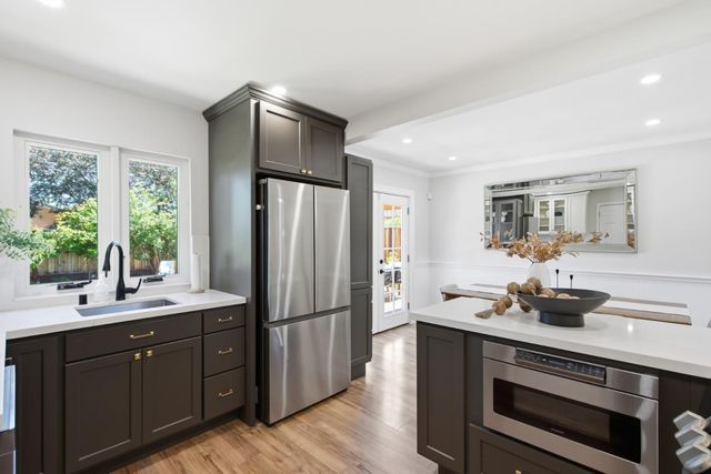 916 5th Avenue, Redwood City, CA 94063