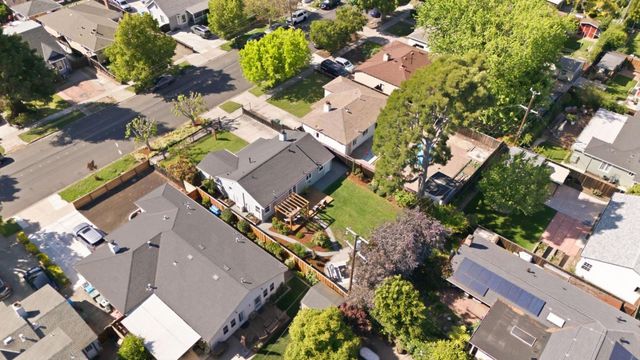 916 5th Avenue, Redwood City, CA 94063