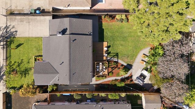 916 5th Avenue, Redwood City, CA 94063