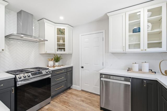 916 5th Avenue, Redwood City, CA 94063