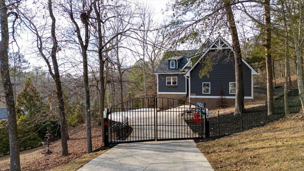 7347 Coastal Drive, Harrison, TN 37341