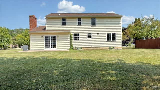 100 Havenwood Lane, Grand Island, NY 14072