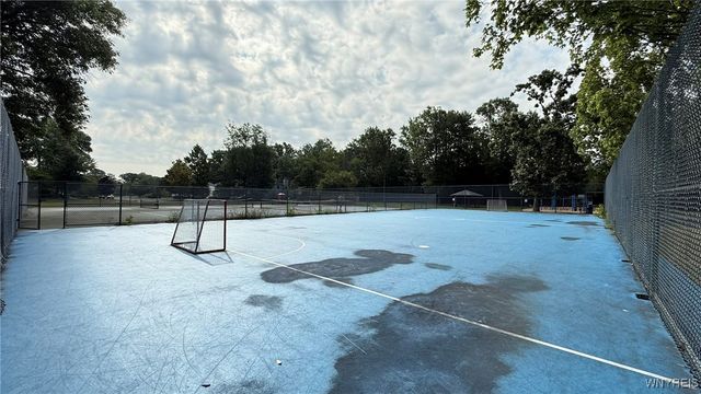 100 Havenwood Lane, Grand Island, NY 14072