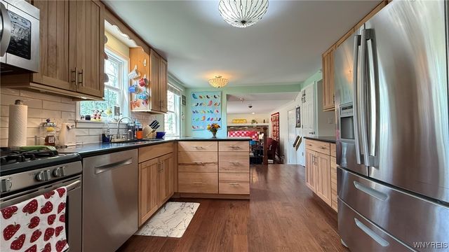 100 Havenwood Lane, Grand Island, NY 14072