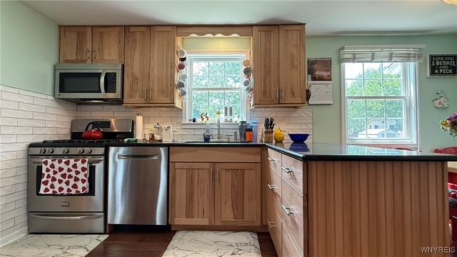 100 Havenwood Lane, Grand Island, NY 14072