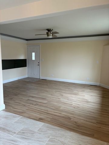 15842 Lavergne Avenue, Oak Forest, IL 60452