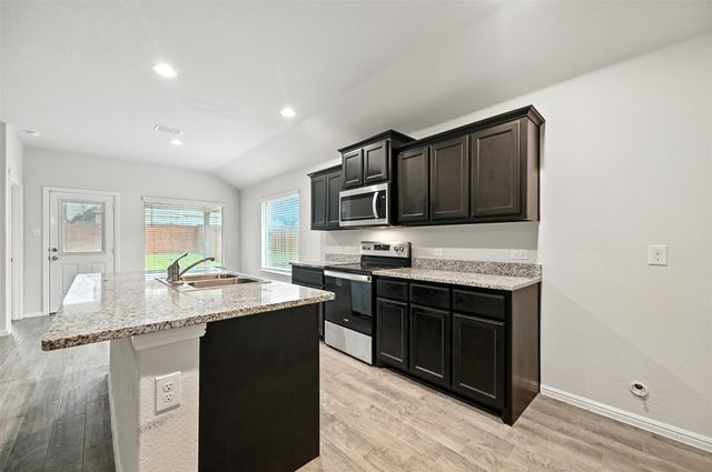 516 Foxhunter Street, Fort Worth, TX 76131