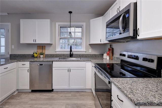 220 Stag TER, Newport News, VA 23602