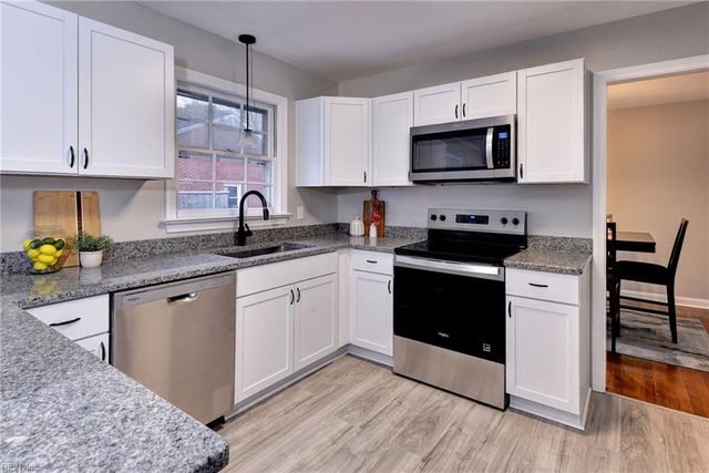 220 Stag TER, Newport News, VA 23602