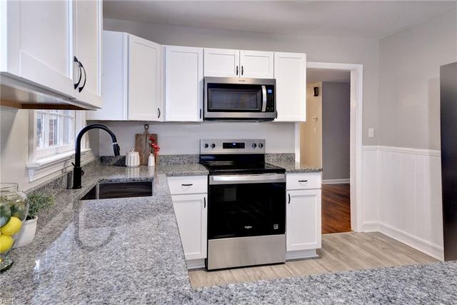 220 Stag TER, Newport News, VA 23602