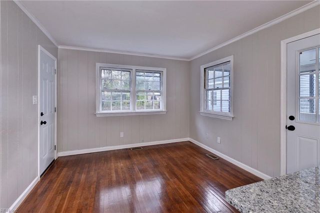 220 Stag TER, Newport News, VA 23602