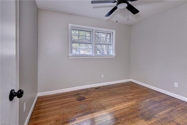 220 Stag TER, Newport News, VA 23602