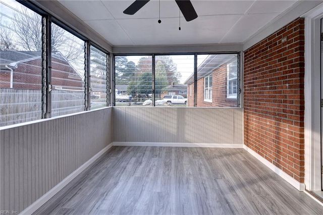 220 Stag TER, Newport News, VA 23602