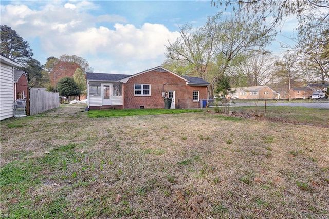 220 Stag TER, Newport News, VA 23602