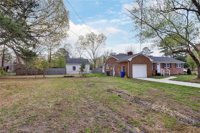 220 Stag TER, Newport News, VA 23602