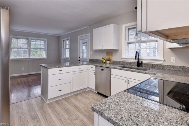 220 Stag TER, Newport News, VA 23602