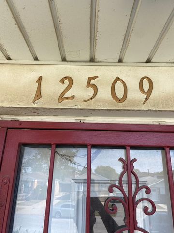 12509 S Justine Street, Calumet Park, IL 60827