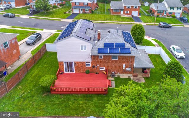 2928 LARKSPUR LN, Secane, PA 19018