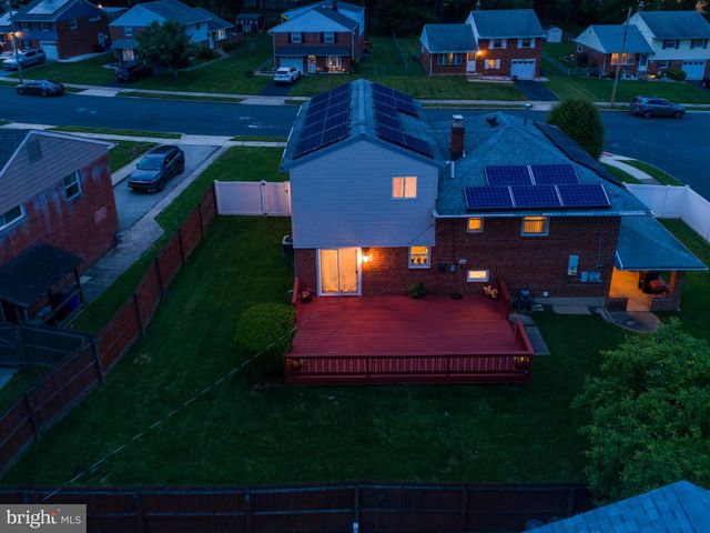 2928 LARKSPUR LN, Secane, PA 19018