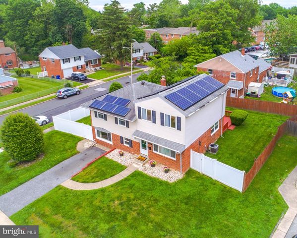 2928 LARKSPUR LN, Secane, PA 19018