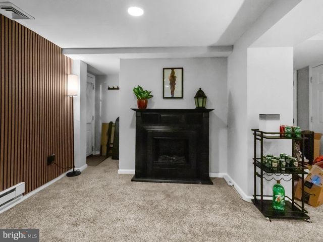 2928 LARKSPUR LN, Secane, PA 19018