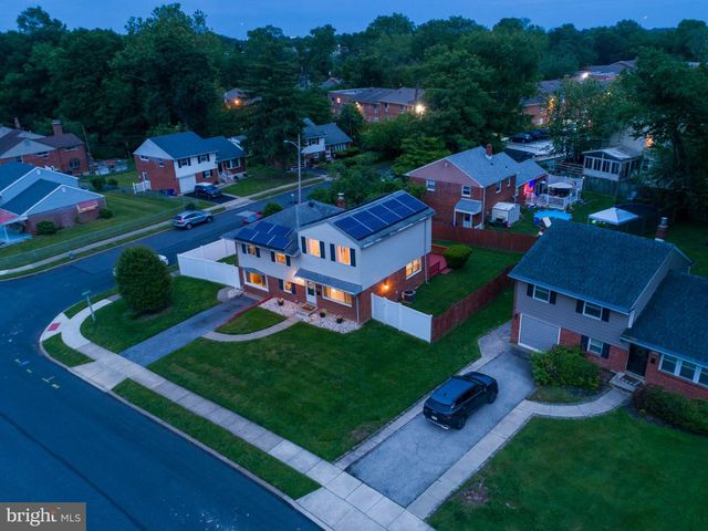 2928 LARKSPUR LN, Secane, PA 19018