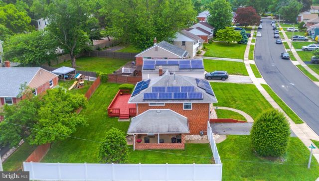 2928 LARKSPUR LN, Secane, PA 19018