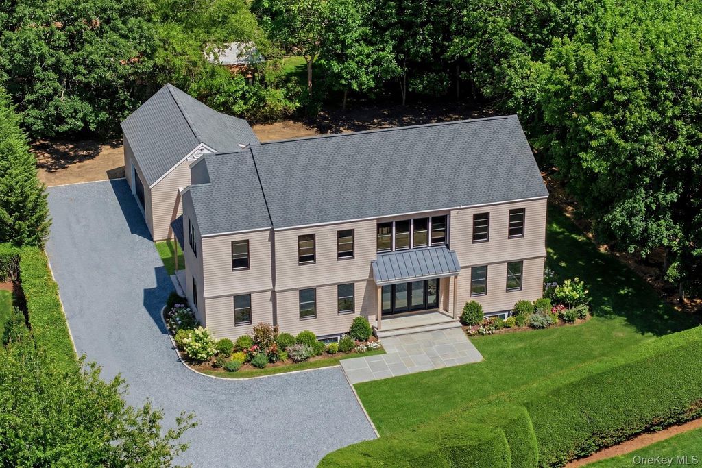 6 Lamb Avenue, Quogue, NY 11959