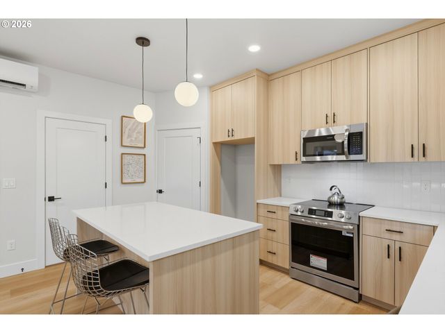 3796 Ne 81ST Ave, Portland, OR 97213