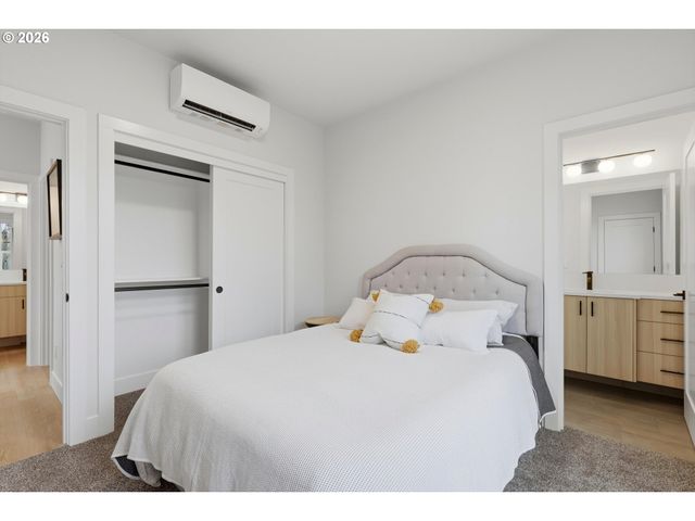 3796 Ne 81ST Ave, Portland, OR 97213