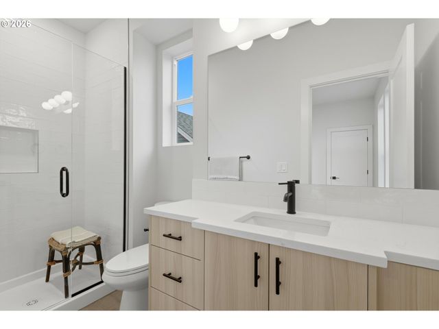 3796 Ne 81ST Ave, Portland, OR 97213