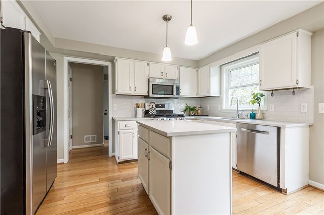 1 Hunters Pointe, Pittsford, NY 14534