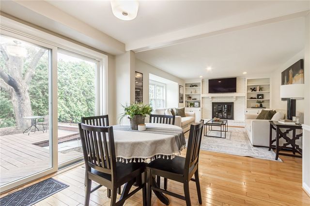 1 Hunters Pointe, Pittsford, NY 14534