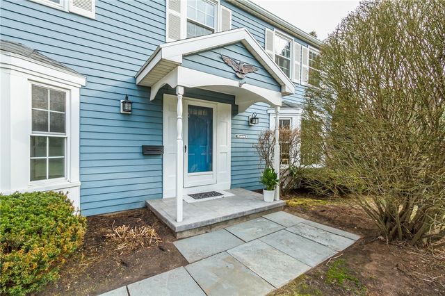 1 Hunters Pointe, Pittsford, NY 14534