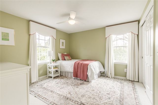 1 Hunters Pointe, Pittsford, NY 14534