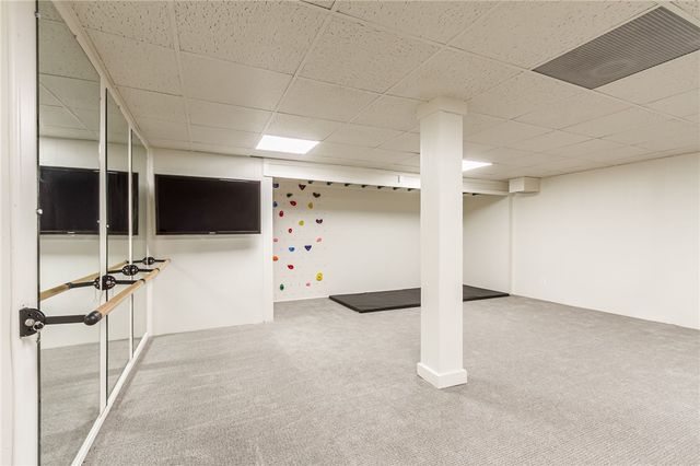 1 Hunters Pointe, Pittsford, NY 14534