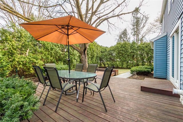 1 Hunters Pointe, Pittsford, NY 14534