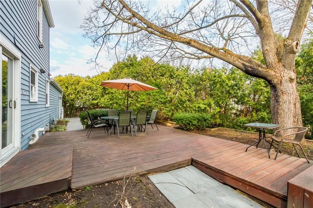 1 Hunters Pointe, Pittsford, NY 14534