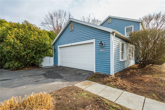 1 Hunters Pointe, Pittsford, NY 14534