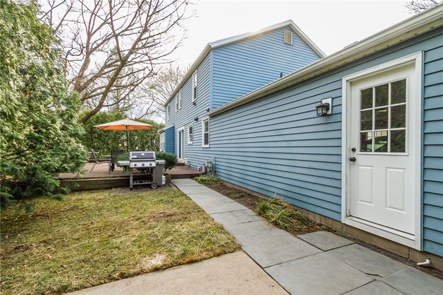 1 Hunters Pointe, Pittsford, NY 14534