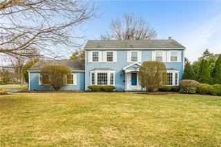 1 Hunters Pointe, Pittsford, NY 14534