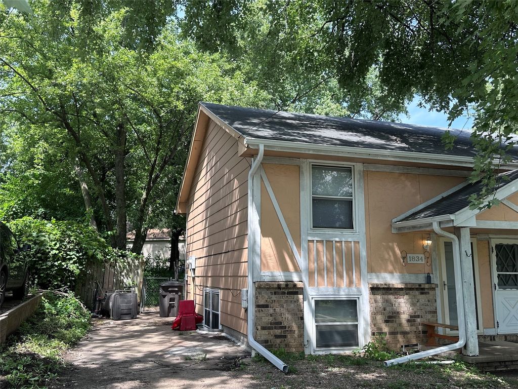 1834 E Park Avenue, Des Moines, IA 50320