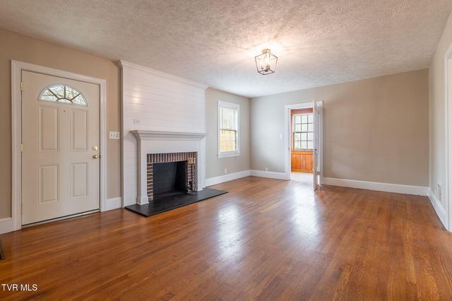 165 West Sevier Avenue, Kingsport, TN 37660