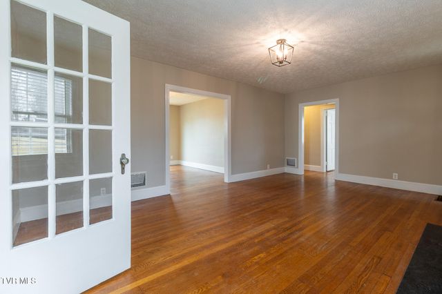 165 West Sevier Avenue, Kingsport, TN 37660