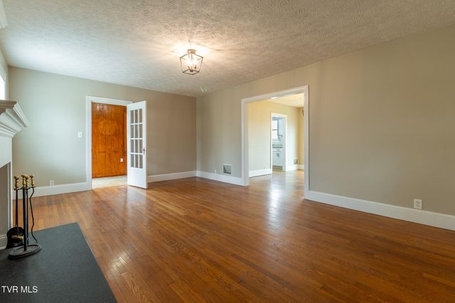 165 West Sevier Avenue, Kingsport, TN 37660