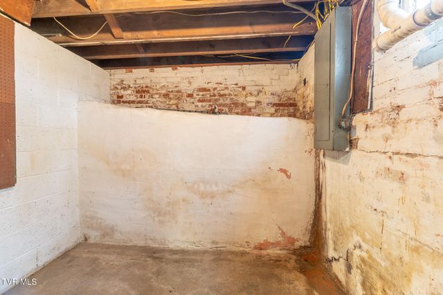 165 West Sevier Avenue, Kingsport, TN 37660