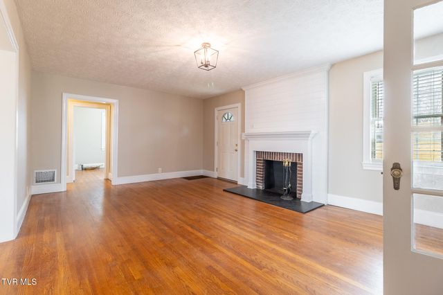 165 West Sevier Avenue, Kingsport, TN 37660