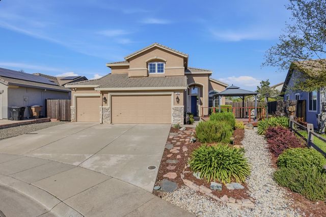 748 Swallowview Ct, Lincoln, CA 95648