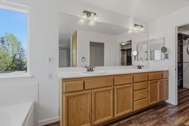 748 Swallowview Ct, Lincoln, CA 95648