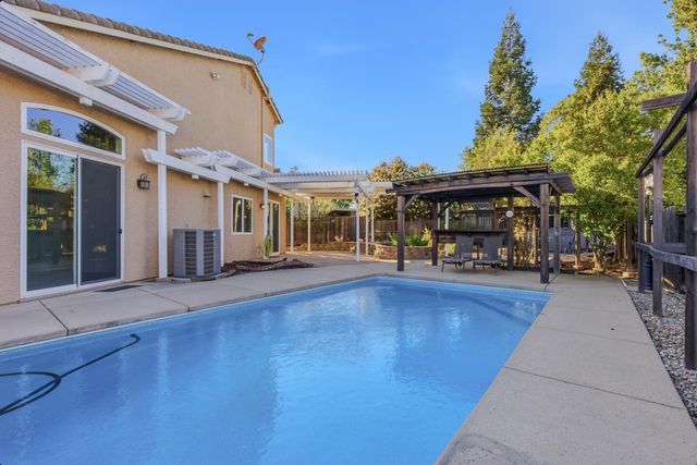 748 Swallowview Ct, Lincoln, CA 95648